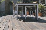 Terrassenboden reinigen erklärt von Beyeler in Klosters